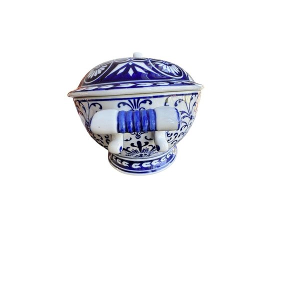 Vintage Bombay Company Blue & White Ceramic Soup Tureen with Matching Platter - Picture 5 of 16